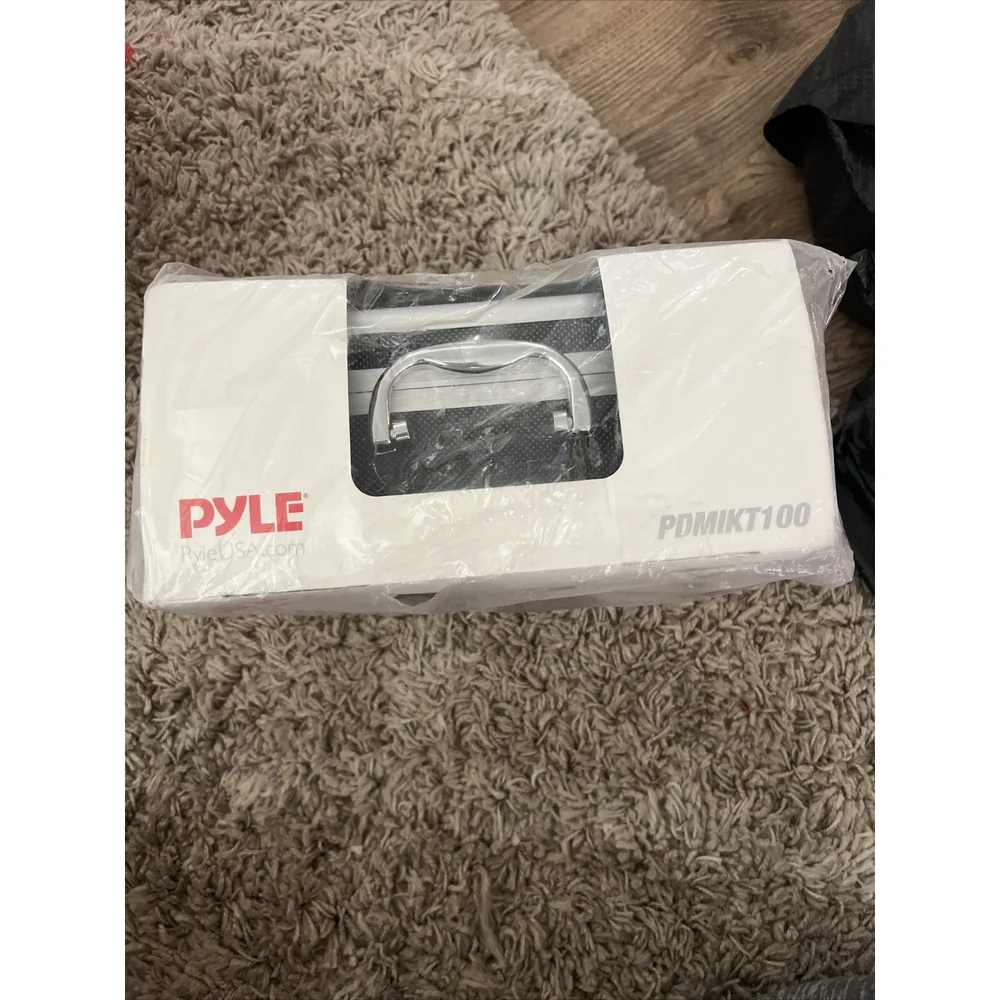 Brand New Pyle USB Computer Streaming Microphone Kit for Podcasts (PDMIKT100)